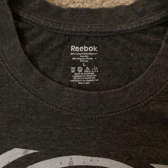 Mens Reebok Tee Size Large - Picture 2 of 4